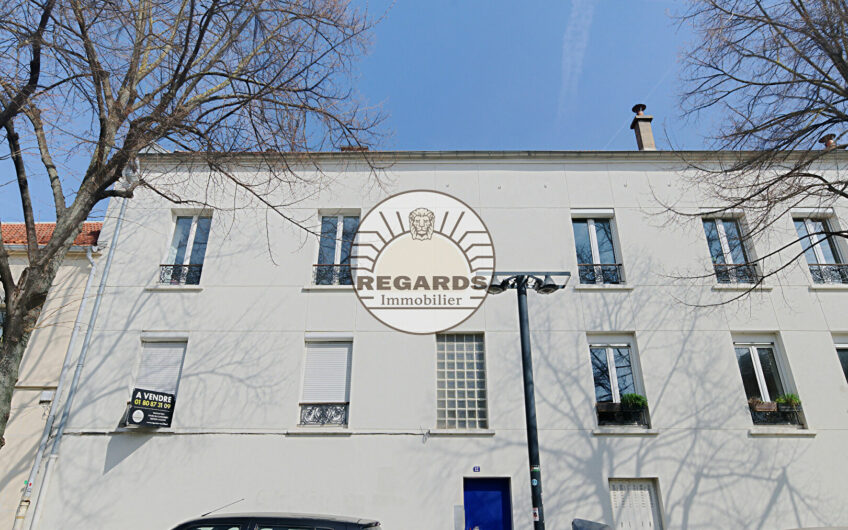 STADE DE FRANCE – 4 PIECES DE 84m² + PATIO INTERIEUR DE 8m²