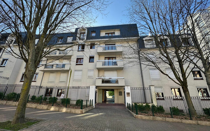 Parking de 11 m2 dans un bel immeuble récent