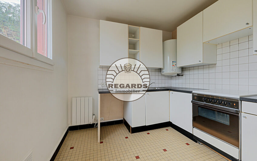 2 PIECES DE 45M² AVEC UNE CAVE DONNANT SUR COUR