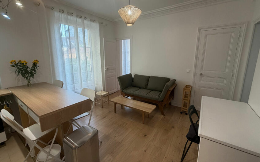 Appartement 2 pièces MEUBLÉ ENTIEREMENT REFAIT A NEUF