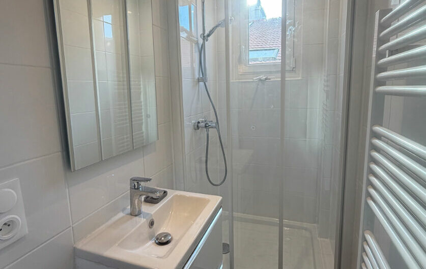 Appartement 2 pièces MEUBLÉ ENTIEREMENT REFAIT A NEUF