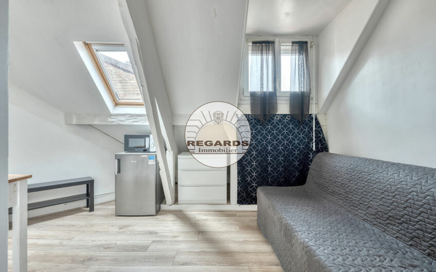 Studio de 16m² au sol au dernier étage d’un bel immeuble ancien
