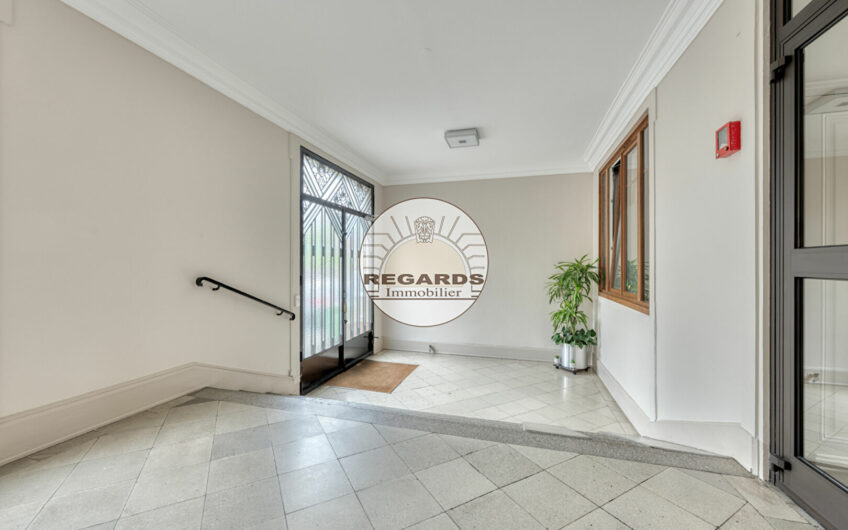 Studio de 16m² au sol au dernier étage d’un bel immeuble ancien