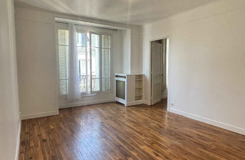 3P NU à PARIS 14ème arr. de 67 m²
