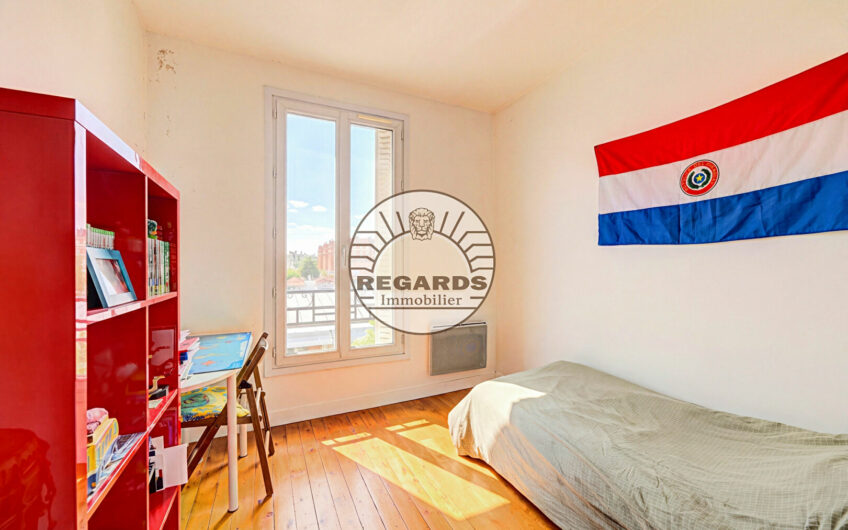 3P 46M² AU DERNIER ETAGE D’UN IMMEUBLE ANCIEN