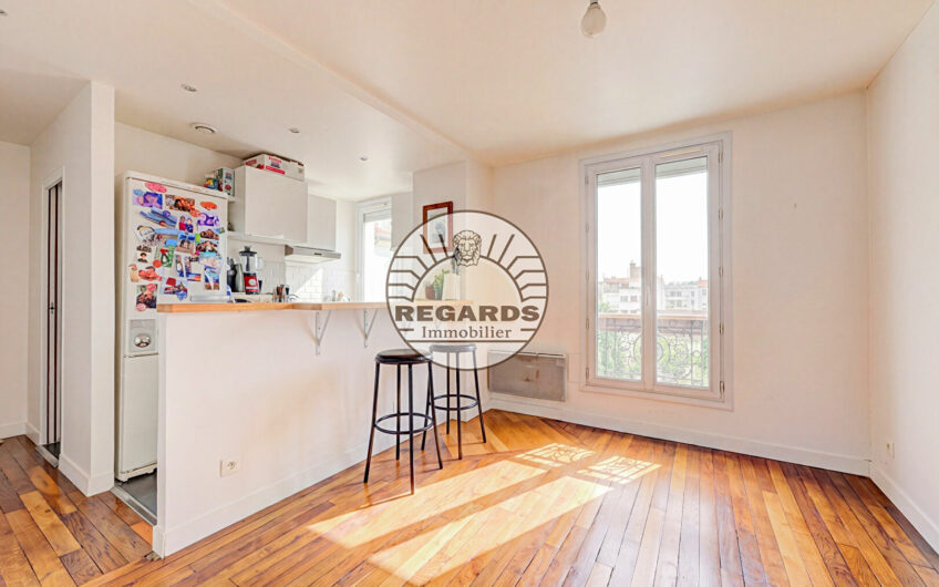 3P 46M² AU DERNIER ETAGE D’UN IMMEUBLE ANCIEN