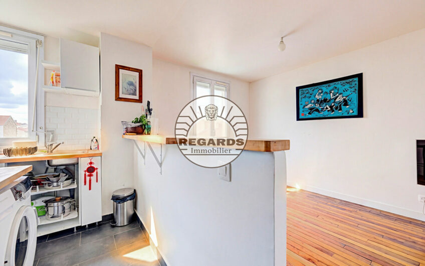3P 46M² AU DERNIER ETAGE D’UN IMMEUBLE ANCIEN