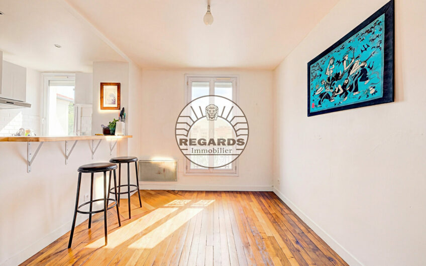 3P 46M² AU DERNIER ETAGE D’UN IMMEUBLE ANCIEN