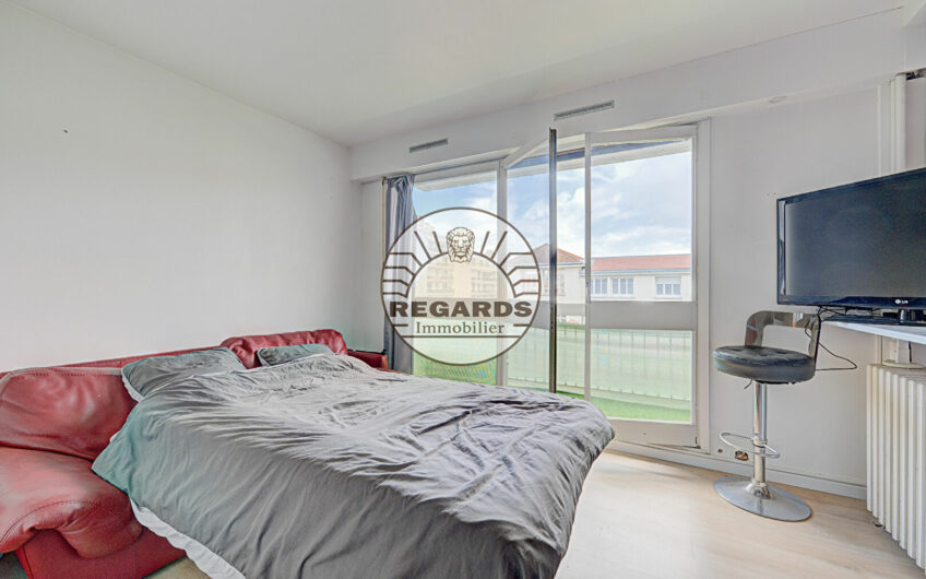 STUDIO DE 30M² + TERRASSE 6M² EN BON ETAT GENERAL