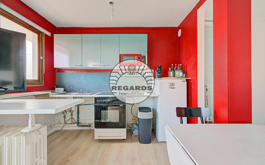 STUDIO DE 30M² + TERRASSE 6M² EN BON ETAT GENERAL