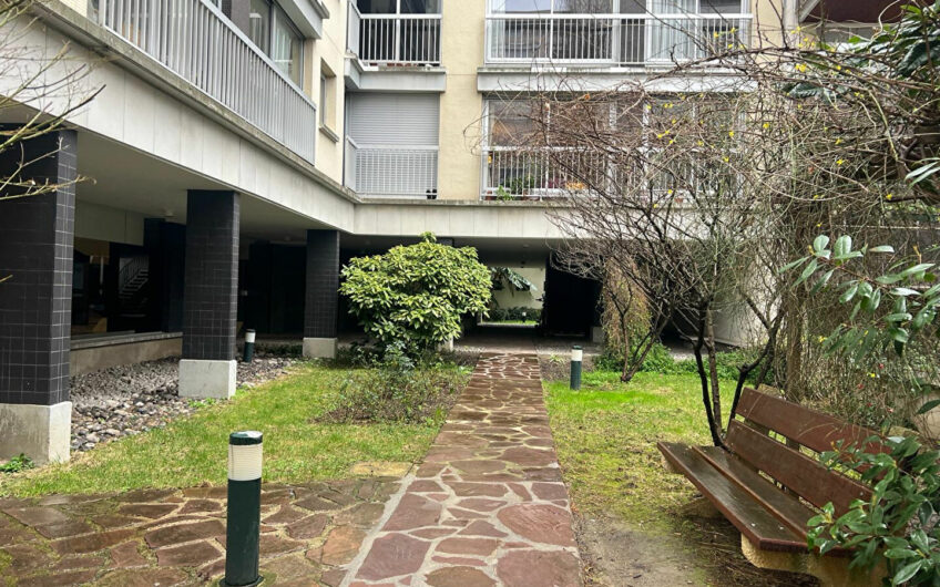 PARKING  RUE COPREAUX DANS UNE RESIDENCE AVEC GARDIEN