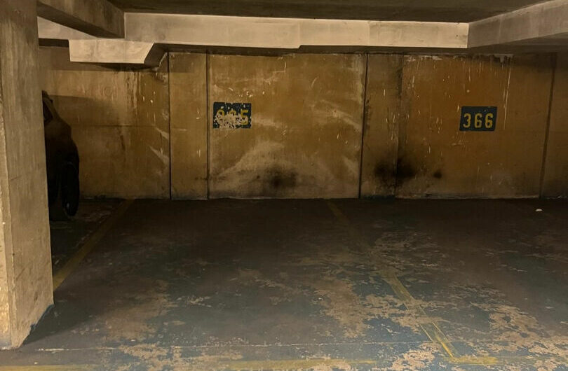 PARKING  RUE COPREAUX DANS UNE RESIDENCE AVEC GARDIEN