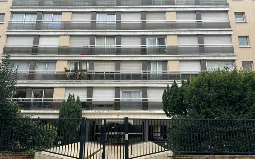 PARKING  RUE COPREAUX DANS UNE RESIDENCE AVEC GARDIEN