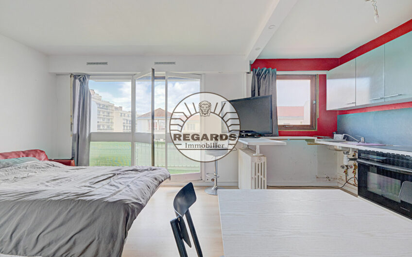 STUDIO DE 30M² + TERRASSE 6M² EN BON ETAT GENERAL