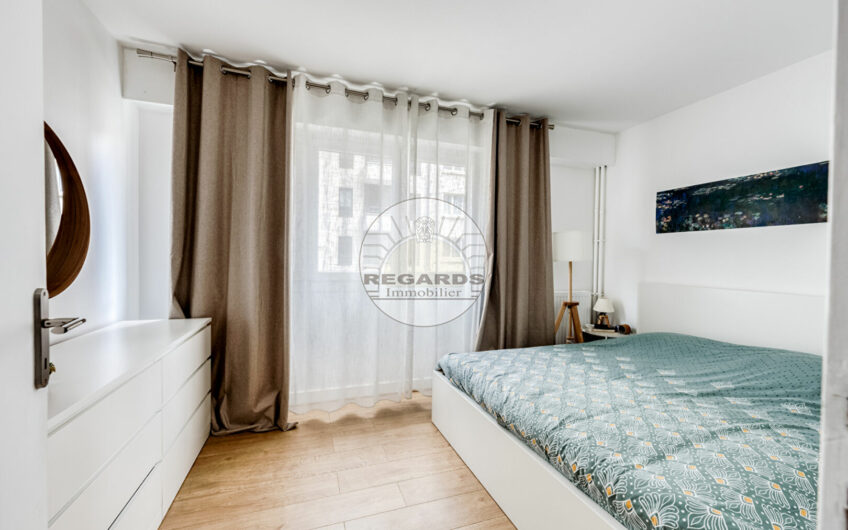 2P EN PARFAIT ETAT  DANS UN IMMEUBLE RAVALE