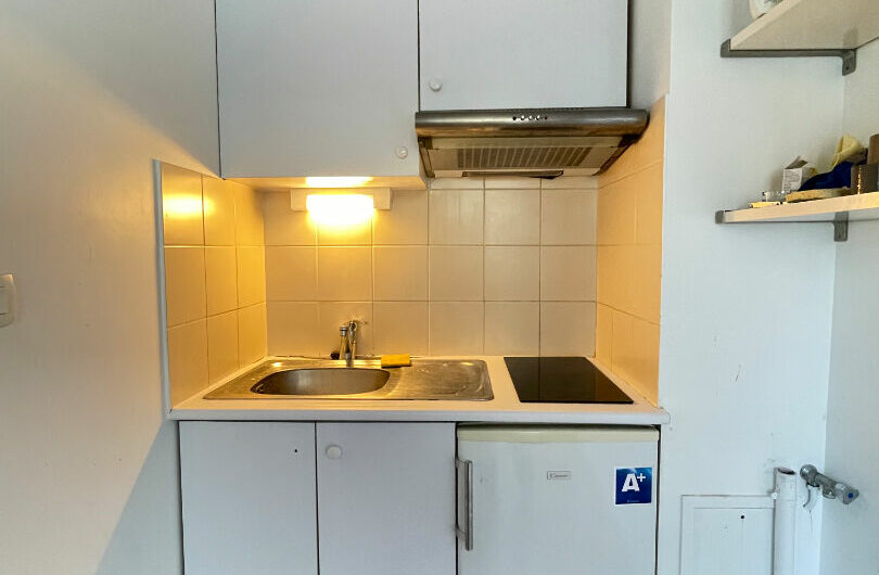 STUDIO 24M² en rez-de-jardin à CHATILLON