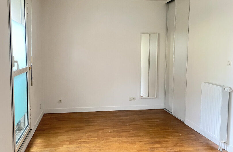 STUDIO 24M² en rez-de-jardin à CHATILLON
