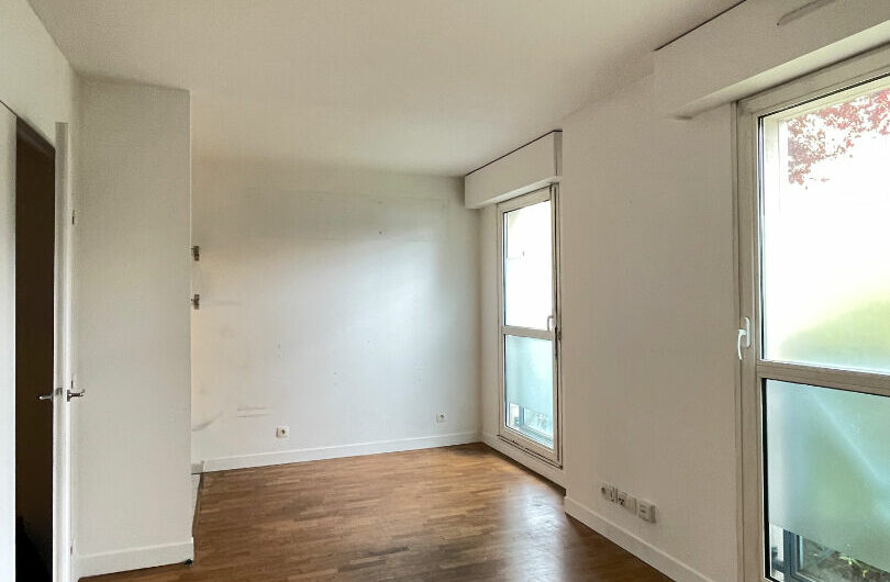 STUDIO 24M² en rez-de-jardin à CHATILLON