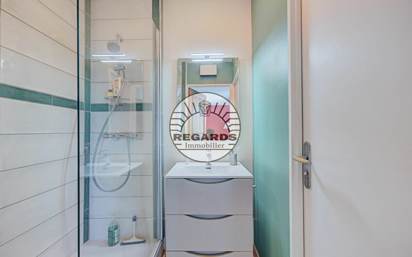 STUDIO DE 30M² AU DERNIER ETAGE AVEC ASCENSEUR