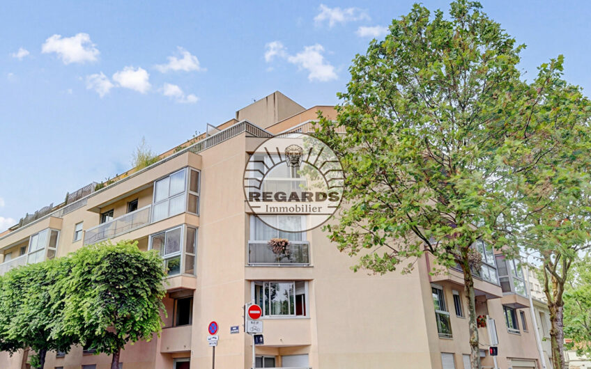 STUDIO DE 30M² AU DERNIER ETAGE AVEC ASCENSEUR