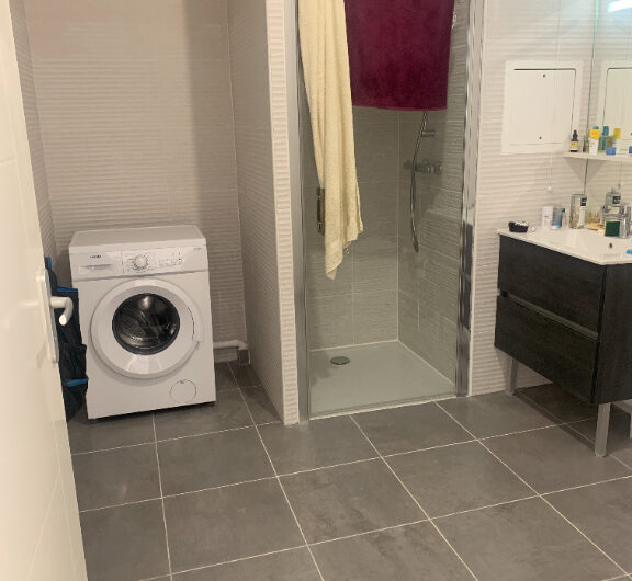 IMMEUBLE NEUF, 2 pièces MEUBLÉ avec balcon et parking