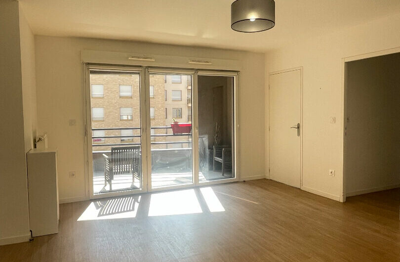 2/3 pièces MEUBLE à IVRY-SUR-SEINE