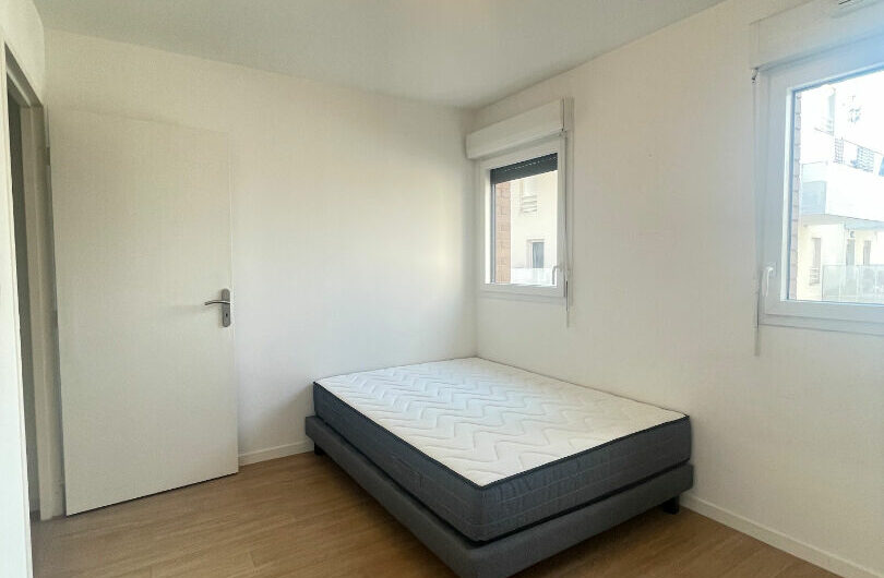 2/3 pièces MEUBLE à IVRY-SUR-SEINE
