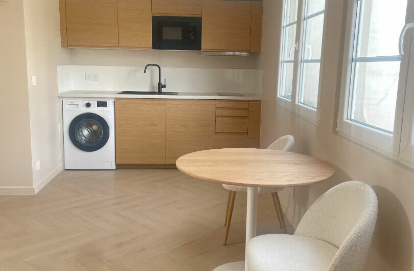 STUDIO EQUIPE SOMPTEUX ET ENTIEREMENT RENOVE à PARIS 05