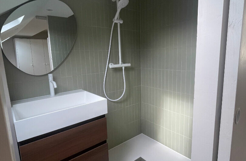 STUDIO EQUIPE SOMPTEUX ET ENTIEREMENT RENOVE à PARIS 05